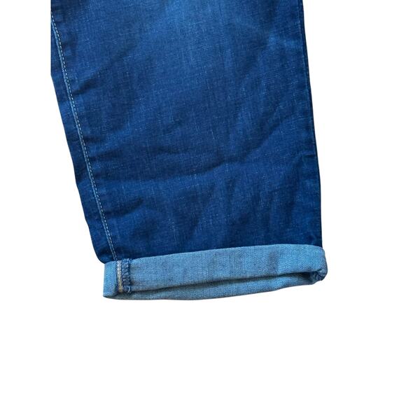 Levi's Women's Boyfriend Jeans, Plus Size 20W, Relaxed Fit Mid-Rise - Picture 4 of 9